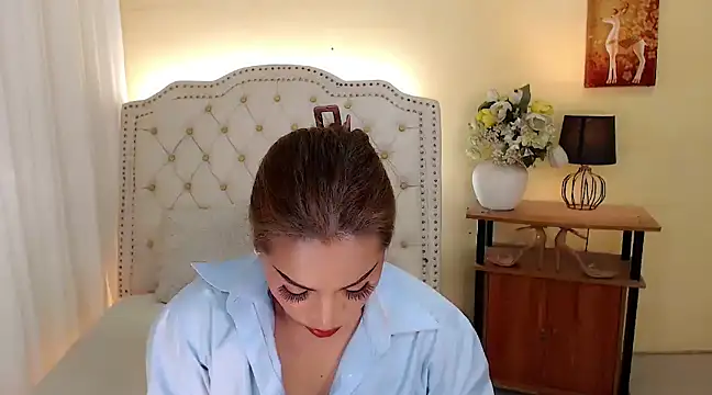 Snapshot of DreamLADYBOY chatting on January 3, 2025, 8:21 am DreamLADYBOY online show from January 3, 2025, 8:21 am