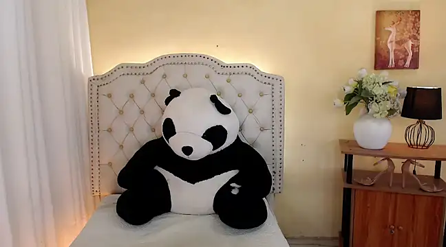 Snapshot of DreamLADYBOY chatting on March 9, 2025, 5:22 am DreamLADYBOY online show from March 9, 2025, 5:22 am