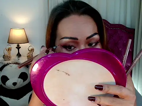 DreamLADYBOY online show from January 18, 2026, 7:39 pm