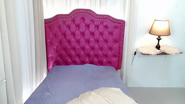 DreamLADYBOY online show from April 12, 2026, 11:32 pm