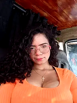 Simone Miller online show from December 28, 2024, 4:09 pm