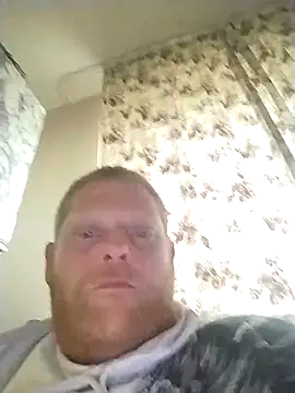 Snapshot of Baumhackel chatting on April 12, 2026, 3:50 pm Baumhackel online show from April 12, 2026, 3:50 pm
