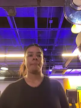 Snapshot of trianawhite chatting on December 18, 2024, 4:17 pm trianawhite online show from December 18, 2024, 4:17 pm