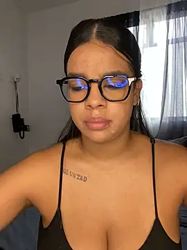 Snapshot of trianawhite chatting on December 28, 2024, 2:32 pm trianawhite online show from December 28, 2024, 2:32 pm