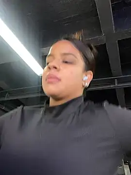 Snapshot of trianawhite chatting on February 24, 2025, 8:03 pm trianawhite online show from February 24, 2025, 8:03 pm