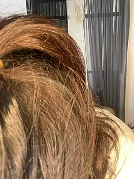 Snapshot of trianawhite chatting on March 4, 2025, 9:43 pm trianawhite online show from March 4, 2025, 9:43 pm