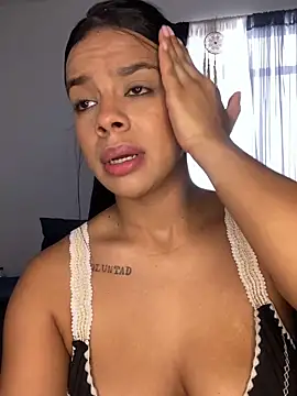 Snapshot of trianawhite chatting on October 4, 2025, 3:43 pm trianawhite online show from October 4, 2025, 3:43 pm