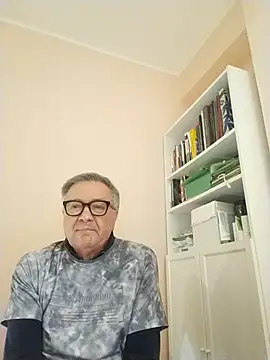 YOU6me online show from January 5, 2026, 5:27 pm