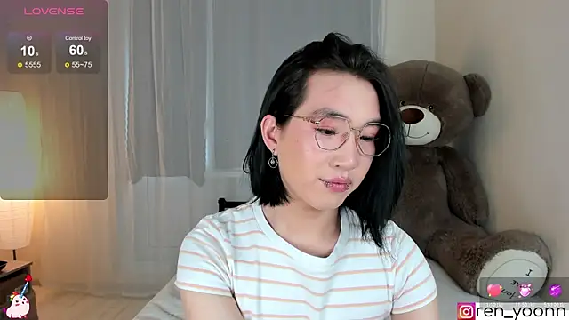 Snapshot of Ren_yoon chatting on May 15, 2026, 5:25 am Ren yoon online show from May 15, 2026, 5:25 am