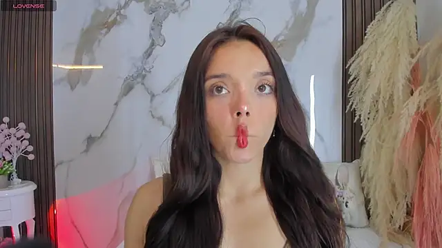 hannahill69 online show from September 15, 2025, 4:34 am