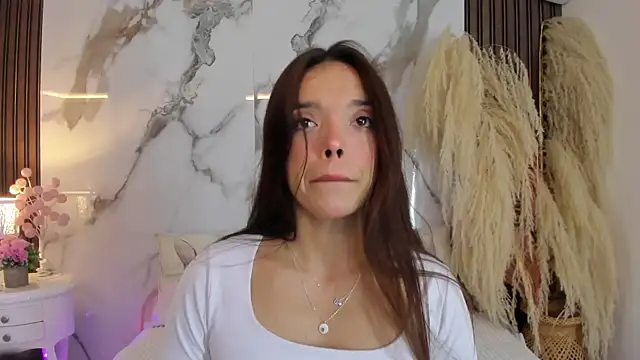 hannahill69 online show from November 8, 2025, 4:45 am