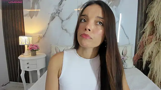 hannahill69 online show from March 5, 2026, 4:41 am