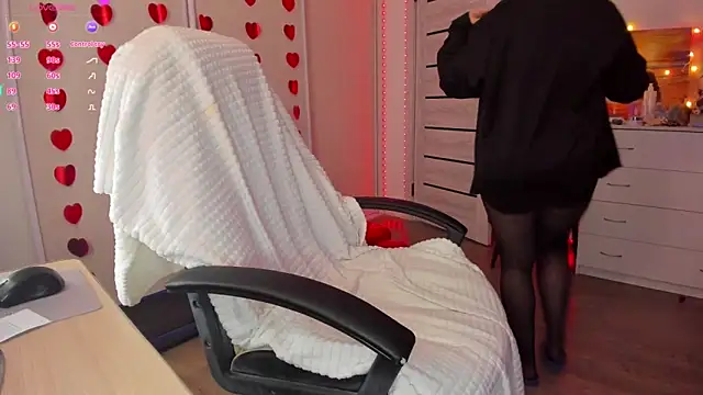 Ophelia mm online show from February 16, 2026, 8:54 am