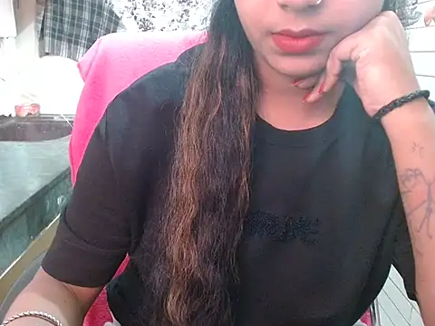 LovingPihu online show from October 9, 2025, 5:05 am