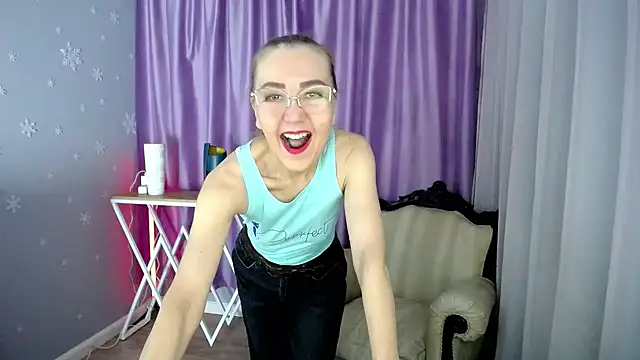 queen a n i online show from January 31, 2025, 11:56 am