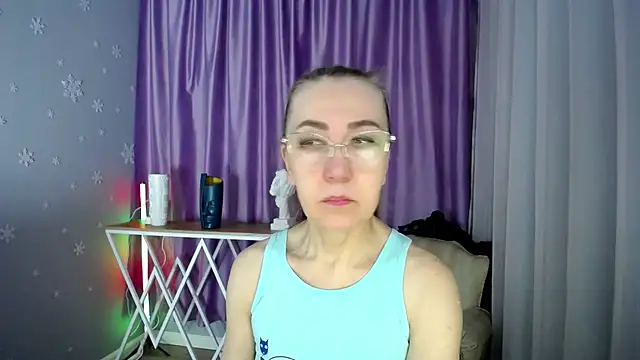 queen a n i online show from February 18, 2025, 8:59 am