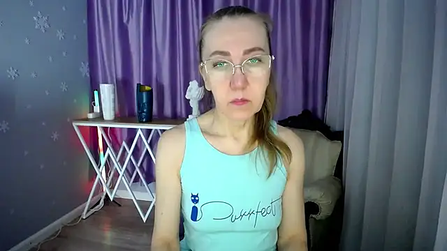 queen a n i online show from February 26, 2025, 5:53 am