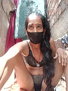 Snapshot of Mohni_Das chatting on July 8, 2026, 6:40 am Mohni Das online show from July 8, 2026, 6:40 am