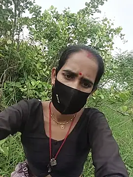 Snapshot of Mohni_Das chatting on July 19, 2026, 5:11 am Mohni Das online show from July 19, 2026, 5:11 am