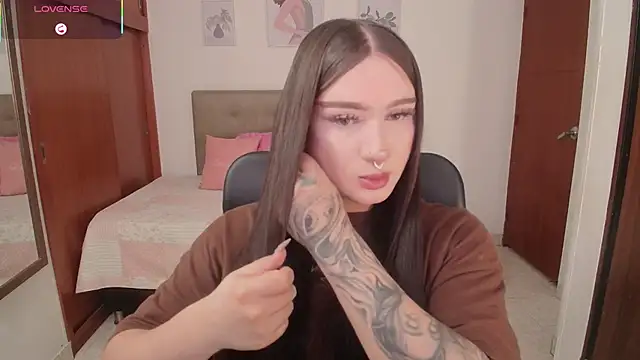 Miley Baker online show from December 17, 2025, 2:01 pm