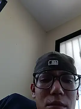 Snapshot of Yanwoods420 chatting on May 25, 2026, 9:10 pm Yanwoods420 online show from May 25, 2026, 9:10 pm