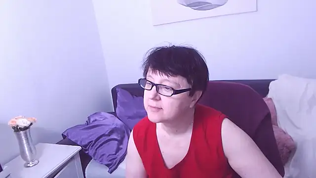 Snapshot of ChristaRose chatting on November 9, 2025, 2:37 pm ChristaRose online show from November 9, 2025, 2:37 pm