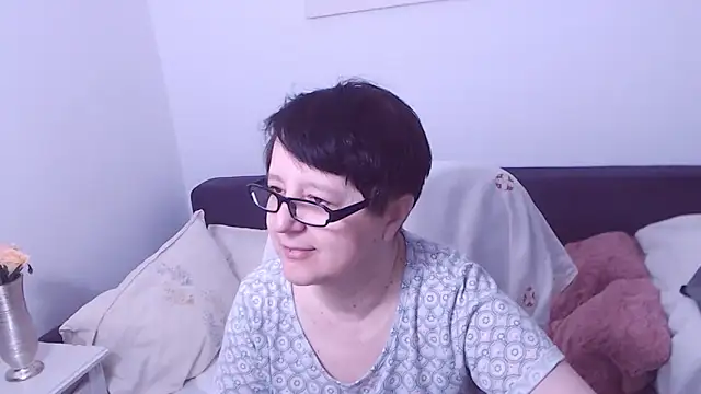 ChristaRose online show from April 4, 2026, 7:55 pm