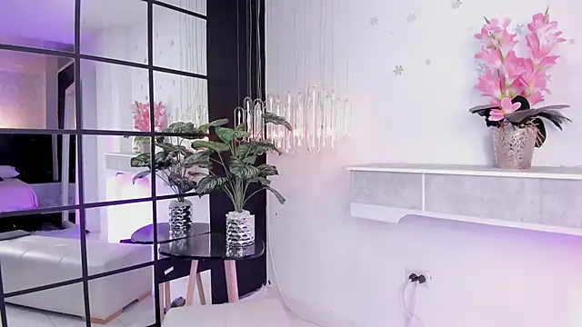  liathompsom09 online show from January 31, 2025, 6:14 pm