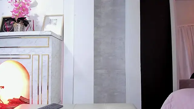  liathompsom09 online show from March 4, 2025, 4:52 pm