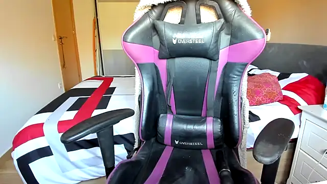 Snapshot of Vampirosa chatting on April 16, 2026, 1:56 pm Vampirosa online show from April 16, 2026, 1:56 pm