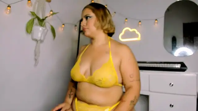 susy angel online show from March 6, 2025, 12:32 am