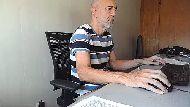 Snapshot of Herba_Mare chatting on December 20, 2025, 12:56 pm Herba Mare online show from December 20, 2025, 12:56 pm