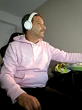 Snapshot of maxbigol chatting on September 28, 2025, 8:36 pm maxbigol online show from September 28, 2025, 8:36 pm