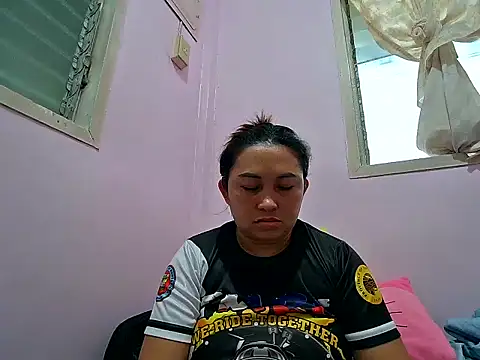 Snapshot of LalaiAsian chatting on October 12, 2025, 8:35 am LalaiAsian online show from October 12, 2025, 8:35 am