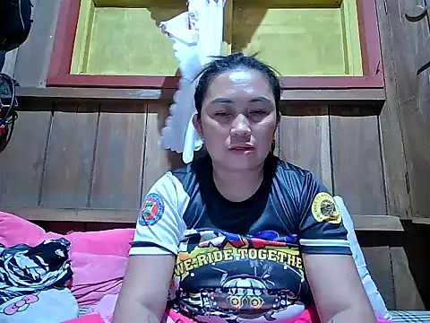 LalaiAsian online show from November 13, 2025, 9:41 am