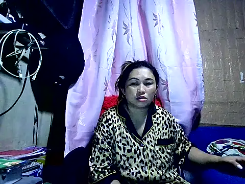 Snapshot of LalaiAsian chatting on June 19, 2026, 3:38 pm LalaiAsian online show from June 19, 2026, 3:38 pm