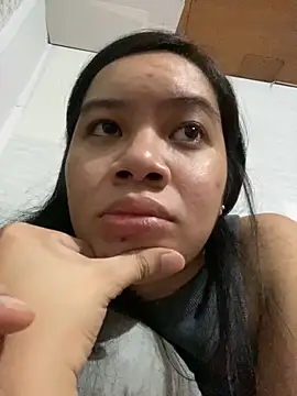 Hebefemme online show from March 12, 2025, 8:31 pm