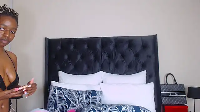 Snapshot of Sexynaughty_Gal chatting on February 2, 2025, 11:32 pm Sexynaughty Gal online show from February 2, 2025, 11:32 pm