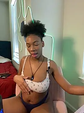 Snapshot of EatSweetMolly chatting on February 23, 2025, 12:37 pm EatSweetMolly online show from February 23, 2025, 12:37 pm