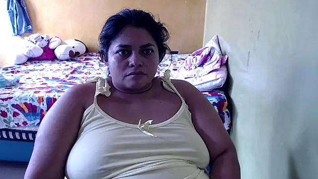 yulieth bbw online show from October 16, 2025, 7:04 pm