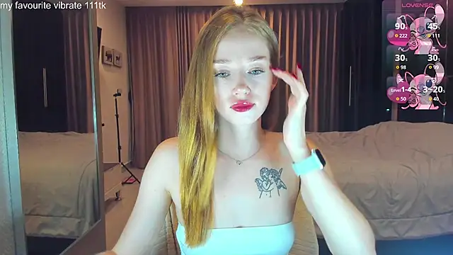 Hot Mia  online show from November 6, 2025, 12:06 pm