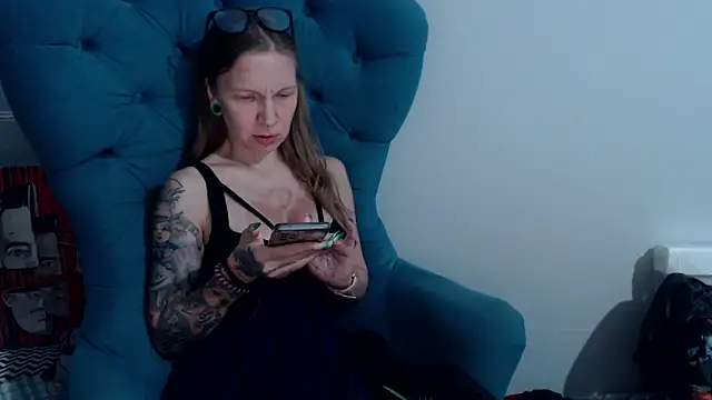 alexandra zaryanova online show from February 11, 2025, 3:18 pm