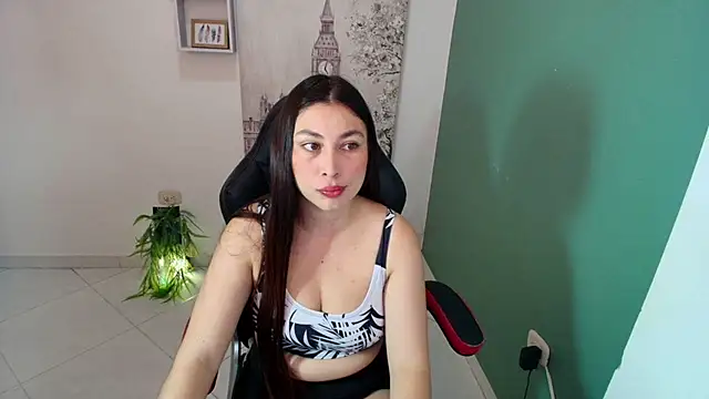 bella 99  online show from November 3, 2025, 12:28 pm