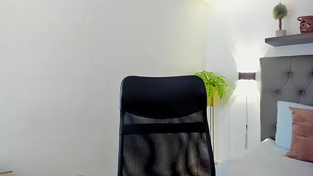 Snapshot of bella_99_ chatting on April 9, 2026, 11:26 am bella 99 online show from April 9, 2026, 11:26 am