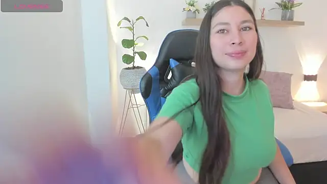 Snapshot of bella_99_ chatting on April 24, 2026, 11:23 am bella 99 online show from April 24, 2026, 11:23 am