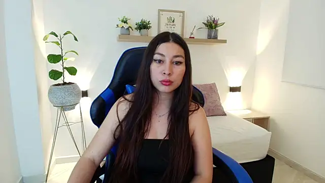 Snapshot of bella_99_ chatting on April 29, 2026, 11:25 am bella 99 online show from April 29, 2026, 11:25 am