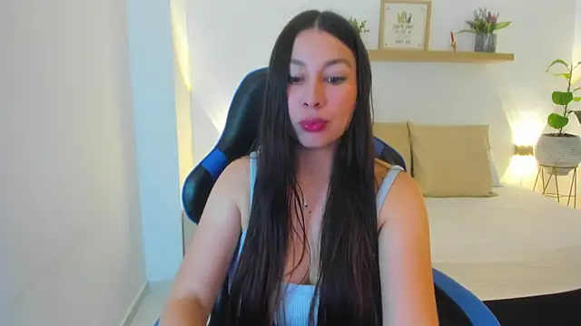 Snapshot of bella_99_ chatting on June 2, 2026, 11:34 am bella 99 online show from June 2, 2026, 11:34 am