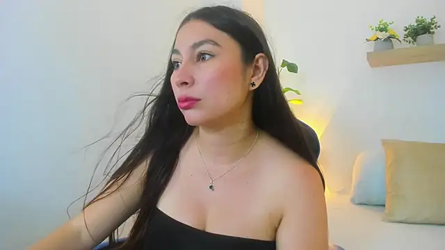 Snapshot of bella_99_ chatting on June 13, 2026, 11:41 am bella 99 online show from June 13, 2026, 11:41 am