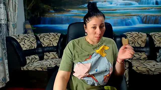 Snapshot of MoistMady chatting on March 1, 2025, 9:26 pm MoistMady online show from March 1, 2025, 9:26 pm