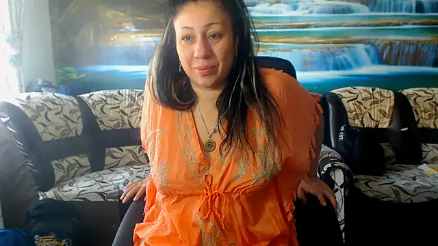 Snapshot of MoistMady chatting on September 28, 2025, 6:52 am MoistMady online show from September 28, 2025, 6:52 am